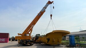 Cara Aman Menggunakan Tower Crane di Area Padat Penduduk
